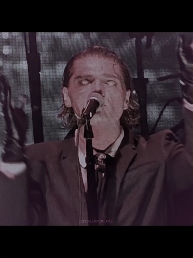 Gerard Way Moments in My Chemical Romance Concerts