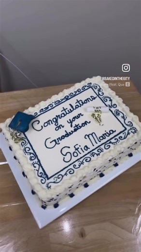 Custom Graduation Cakes Available in Toronto