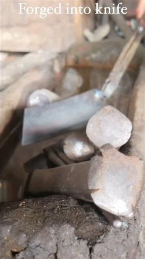 Forging a survival knife from scrap bearing metal #bushcraft #skills