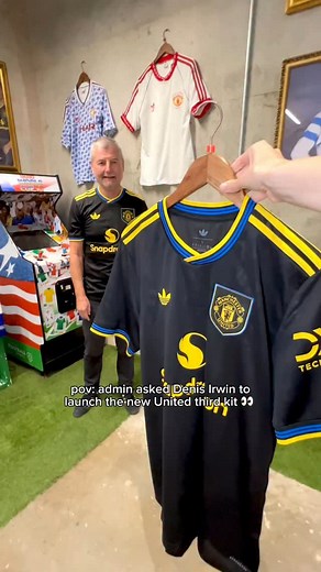 POV: the admin asks Denis Irwin to launch the new Manchester United third kit 👀 🌍 Worldwide Shipping | Link in bio 👆🛒 | Classic Football Shirts