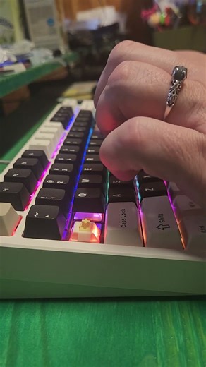 Rainy75 Pro with HMX Cheeses