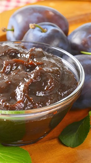Plum and Apple Compote ⭐