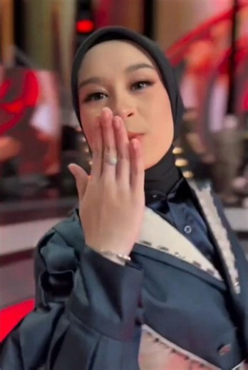 MILA'S MOMENTS DURING PHOTOSHOOT #live