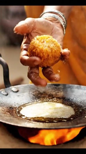 Granny’s Crispy Aalu Tikki 😍 Street Style Taste #grannycooking #aalutikki #streetfood #shorts