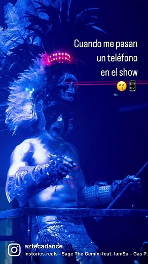 Cuando me pasan un cel en el show 😄🫱📱 | El Azteca