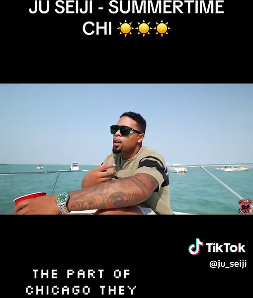 Summertime chi onna boat wit some bad shhhhhhhh 🔥#GooooooJuSeiji #Music #chicago #SummertimeChi