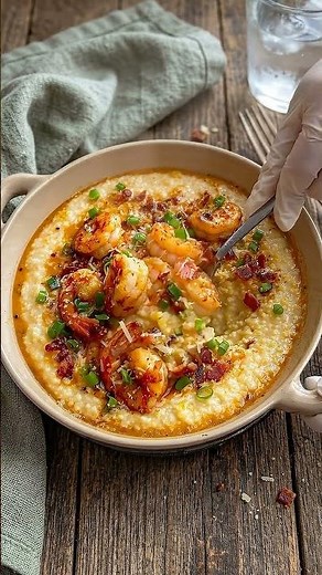 Classic Southern Shrimp and Grits #easyrecipes #recipe #cooking