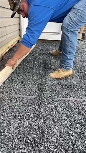 Here’s how to install pavers like a pro 💪🏽 #pavers #renovation #paverpatio