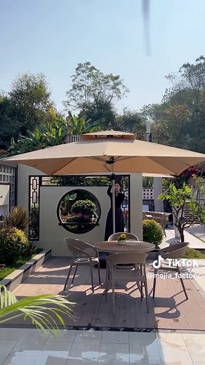 This is a high-end multi-functional garden parasol. Made of aluminum alloy, it's easy to install and use with an attractive appearance. It also has a solar light strip for charging by sunlight and lighting at night. Interested friends can send a private message.🥰🥰 #parasol #outdoorumbrellas #outdoorfurniture #outdoor #outdoors #factorydirect #furniture #homshade #umbrella #madeinchina