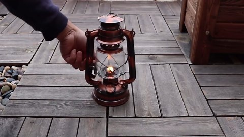 Vintage Kerosene Oil Lantern,Lamp Barn Lantern Bronze Ornament,Vintage Style Outdoor Kerosene Lantern for Pub Inn Outdoor Light Home Decoration (1)