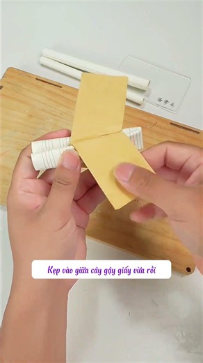 Làm một khẩu súng lục nhỏ đơn giản từ giấy nháp