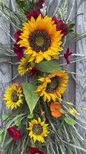 DIY Summer Sunflower Swag from Kelea's BBBB Subscription Box