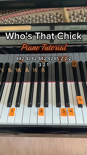 Like for more tutorials! #fyp #pianotutorial #whosthatchick #easypiano #piano