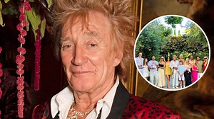 Rod Stewart poses for rare family holiday photo with his kids, ranging from ages 12 to 43
