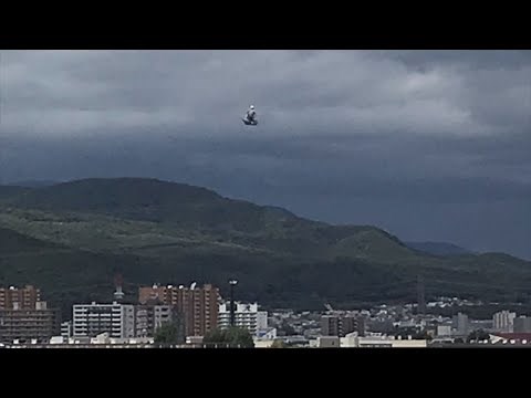 札幌の上空に浮かぶ人の姿 この写真は一体！？【HTBニュース】
