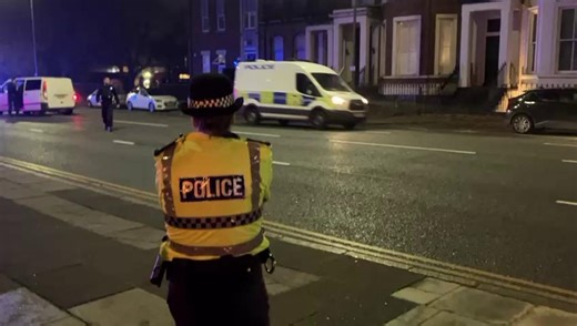 Armed police close street after 'man with gun' spotted | Liverpool Echo News