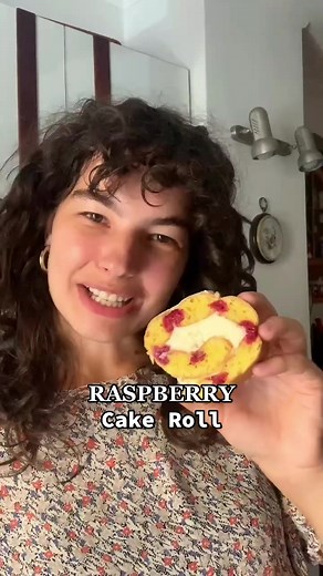 Delicious Raspberry Cake Roll Recipe