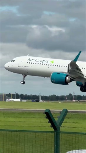 Aer Lingus a321 landing in Dublin
