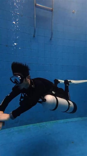 Lucky Tito潜水度假村，为您提供更专业、舒适、便捷的潜水服务。 快来加入我们的快乐潜水大家庭，不论是体验潜水还是考证，不论是水肺还是自由潜，都可以在Lucky Tito潜水度假村享受到便利舒适的度假行程，我们为您提供： 🤿Open Water Diver开放水域潜水员课程 🤿Advanced Open Water Diver进阶开放水域潜水员课程 🤿Padi Specifically diving course PADI各项专长 🤿Discovery Scuba Diving体验潜水 🤿Free diving courses 各级别自由潜课程 🤿 Mermaid course 各级别美人鱼课程 中文/English/Tagalog #菲律賓 #水肺潜水 #潛水考證 #自由潛水 #潛水 #菲律宾pg岛 #菲律宾pg岛LuckyTito #菲律宾PG岛攻略 #PH岛LuckyTito潜水度假村 #sabang #puertogalera #philippines #diveresort #padi #padi5star #divecenter #scubadiving 