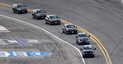 VIDEO: Donald Trump asiste de nuevo a la Daytona 500 de NASCAR