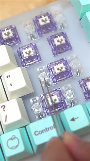 How to fix stabilizers. #mechanicalkeyboard #customkeyboard #keyboard #keycap #switch #SourPatchPrankFund