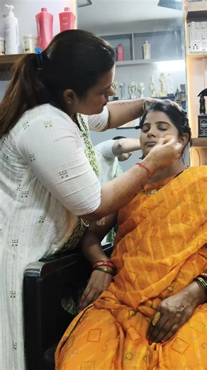 Shilpi Singh on Instagram: "Soft makeup look#branded product Bridal makeup Party wear makeup Nude makeup All type makeup #viral #colour #highlight #ss #sssalon Artist Shilpi Singh"