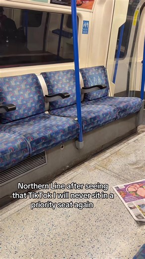 Went to an event and the northern line priority seat weirdly wasn’t calling to me 🤣 #northernline #proirtyseat #tubeseat #londonlife #fyp