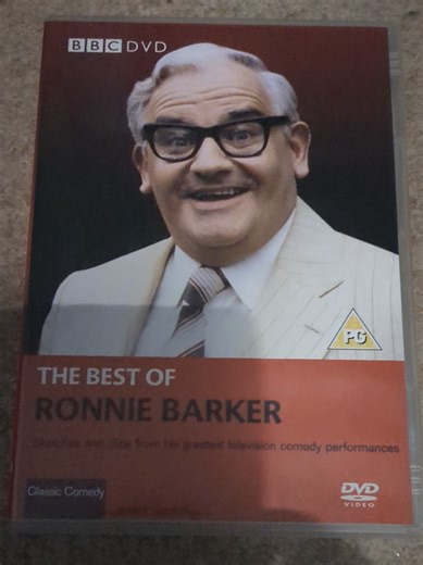 The DVD Review Episode 322: The Best Of Ronnie Barker 2005 DVD. This is for @Zoelouise, @JJ, @Stella VM9🐐🇳🇱, @Zaid Alrashed, @ThatBusGuy_Ryan, @Kyden’s transport Southampton, @Transport_In_Komaromegom and @🌀NETS - VORTEX AGENCY🌀, @📸⚡PKP_INTERCITY⚡📸 and @Stephen_Marshall2007.