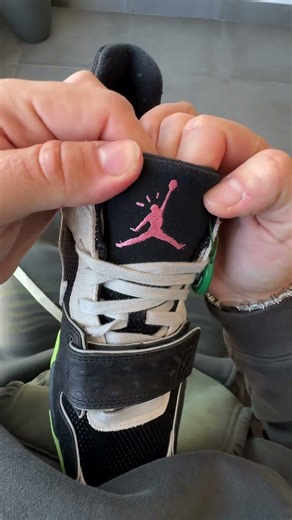 POV: Nuevas Travis 💚🖤🩶 --- #zapatillas #shorts #collab #stockx