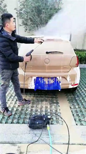 Easy High-pressure car wash machines clean floors and surfaces They can also be used for washing car