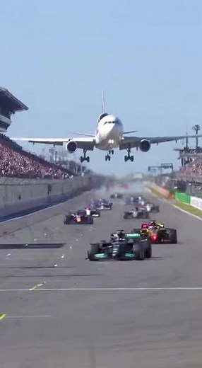 Aircraft Lands Unexpectedly at Formula 1 Grand Prix