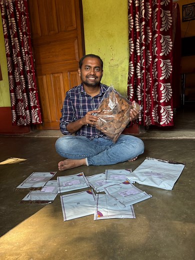 শুরু করে দিলাম e-commerce বিজনেস বছরে টার্গেট 1 কোটি না, মাত্র 1 লাখ সবাই আর্শীবাদ দিও যেনো ভালো বিক্রি হয়🙏 | Deba & Poli