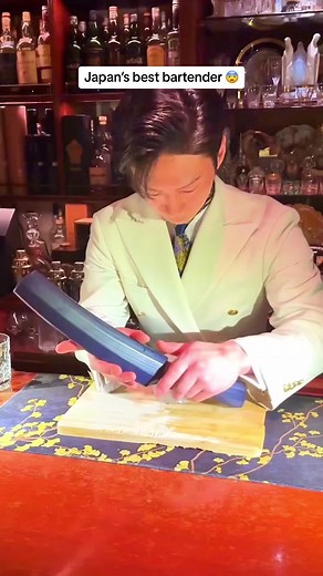 Divine work by Japan‘s best bartender winning the cocktail awards! 😧✨ #japan #japantrip