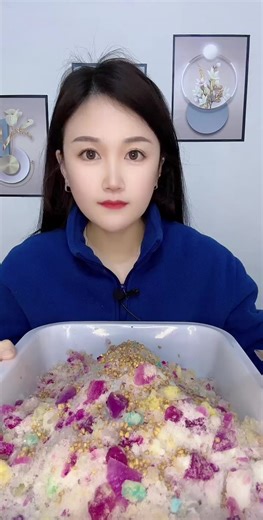 Satisfying Ice Eating ASMR Experience