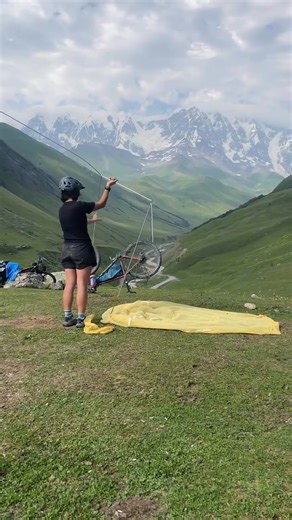 Three season, ultralight and more waterproof than ever before! This is the Big Agnes Tiger Wall Hiking Tent, perfect for bike packing, back packing and beginner camping. ⛺ SPECIFICATIONS: ⛺ Trail Weight: 992g ⛺ Total Weight: 1.13kg ⛺ Packed Size: 46 x 13cm ⛺ Floor Area: 218cm x 132 - 107cm | 2.6m² ⛺ Vestibule Area: 0.7m² 0.7m² ⛺ Head Height: 99cm ⛺ Fast Fly / Shelter Mode Weight: 657g MATERIALS 🧵 Rainfly/Floor: Proprietary HyperBead™ fabric technology; recycled 15D nylon ripstop with 1500mm wat