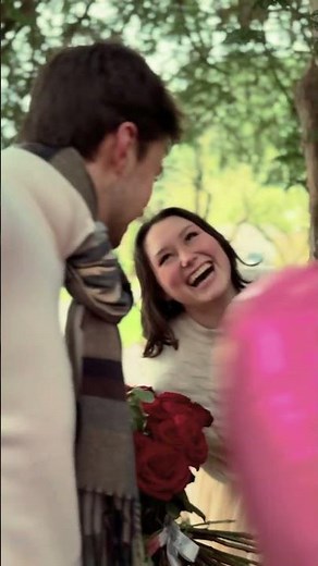 He brought flowers… and she couldn’t stop smiling ❤️🌹