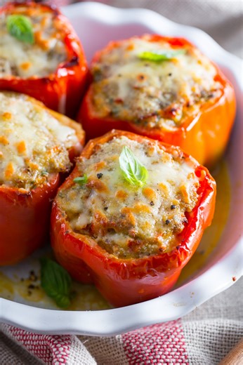 Peperoni ripieni del nostro Manu Cookandrock ✨😍 Bontàààààà! 🫑🧀🥩 La ricetta completa è qui 👉 https://ricette.giallozafferano.it/Peperoni-ripieni-di-carne-e-salsiccia.html | Giallozafferano