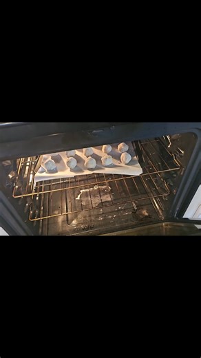 58K views · 1.1K reactions | Candycap mushrooms are out in abundance right now in the Pacific Northwest, they smell like rich maple syrup when dried. Here's a tutorial from start to finish, how do ID, pick them, dry them, and make some yummies. #CandyCap #lactariusrubidus #mushrooms #fungi | Mushroom Wonderland | Facebook