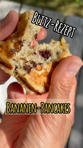 Fluffige Bananen-PANCAKES! Fertig in 10 Minuten! #gesund #rezept
