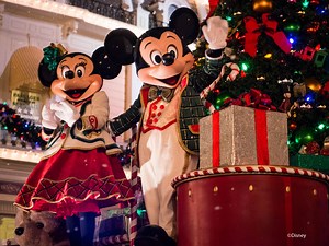 The holiday season will be here soon, and that means joy throughout all four Walt Disney World Theme Parks! | Walt Disney World