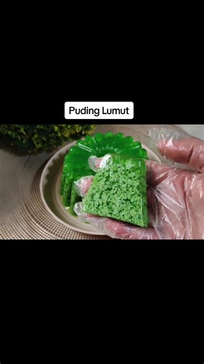 Resep Kreasi Puding Lumut Hijau dengan Agar-Agar dari Pandan