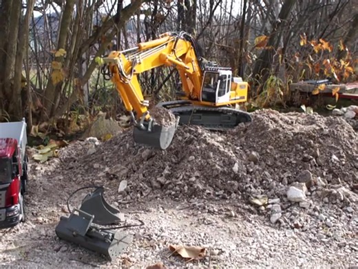 #[Raiderboerni] RC Excavator Liebherr 944 with Sound (qLkYjpksVE0)-6
