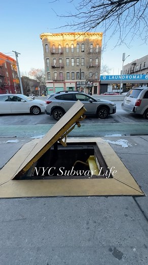 Open NYC Subway Emergency Exit. Left Like That by an Unauthorized Person? #NYCSubway #NYC #MTA #NewYorkCitySubway #LIRR #SubwayTrain #NYCTransit You can now buy me a coffee: https://bmc.link/NYCSubwayLife | NYC Subway Life