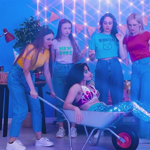 Funny Situations for a Woman Who Turns Into a Mermaid, by 123 GO! | 123 GO