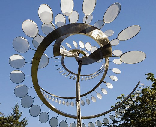 Anthony Howe's Dazzling Kinetic Sculptures Come to Life with a Gust of Wind
