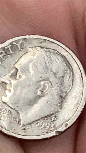 Damaged 1993 P dime, the damaged can be seen on the rim definitely 👀. Obverse and reverse. Note: Ligth definitely helps to show off the coins because man, this lighting doesn’t do it justice 😅. Over all ver good dime even if it’s damaged. #damagedcurrency #contentcreator #fyp #entertainment #money