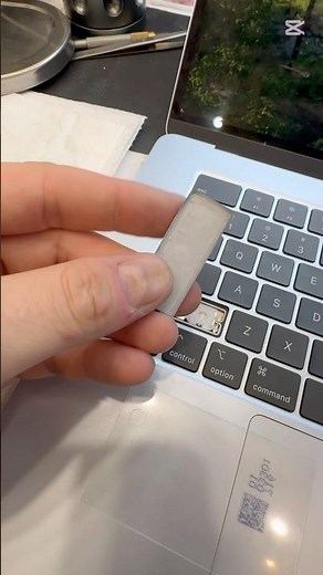 The key on the MacBook Air M4 is sticking.Guide on how to remove the Shift key. #macbookair