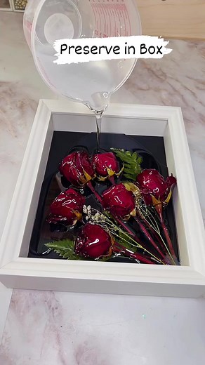 165K views · 1K reactions | මතකයි නේද.. මේ වගේ box frame preservation අපෙන් කර ගන්න පුලුවන්. මේ විදිහට box එකට රෙසින් fill කරලා වගේම මලින් මල වෙනම රෙසින් කරලා box එකකට set කරලා ගන්නත් පුලුවන්... | 퐂퐫퐚퐟퐭퐬퐲 | Facebook