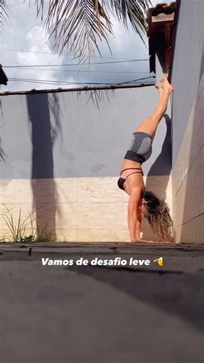 Jacki Alves | Fui desafiada 🔥😂 Muito fácil hahaha #crossfit #treino #trend | Instagram