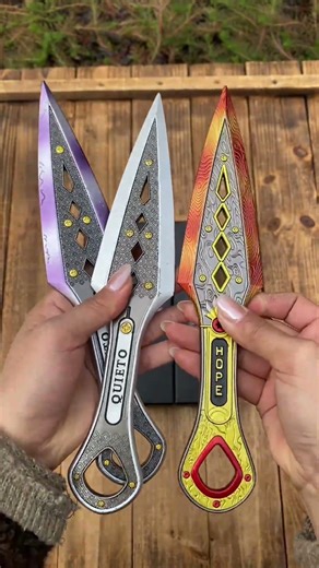 Which one do you like?#apex #heirloom #octane #wingman #bloodhound #wraithheirloom